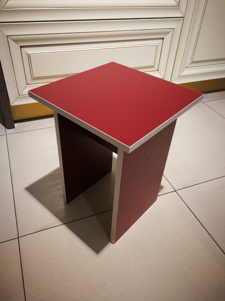 картинка Табуретка универсальная, материал - ЛДСП Egger (Австрия), размер 335х335х445 мм от магазина Kessebohmer.shop