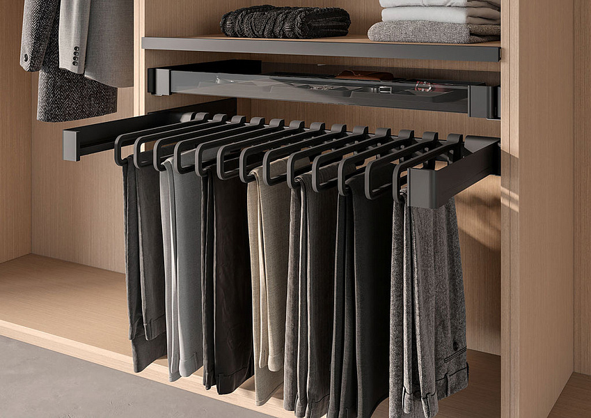 картинка КОМПЛЕКТ Держатель для брюк и юбок выдвижной 320 мм, Конеро W 552-612 мм, D 345 мм, с 7 вешалками, цвет ЧЕРНЫЙ (5387037021) от магазина Kessebohmer.shop