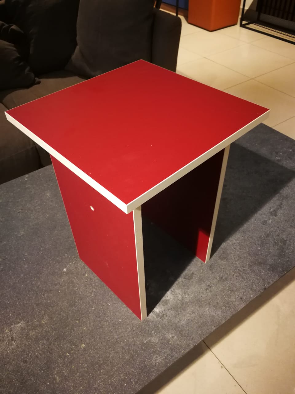 картинка Табуретка универсальная, материал - ЛДСП Egger (Австрия), размер 335х335х445 мм от магазина Kessebohmer.shop