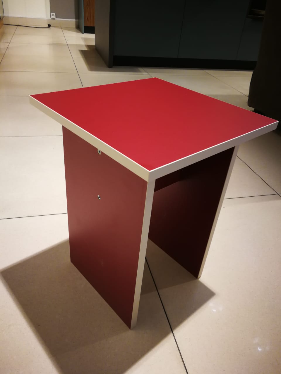 картинка Табуретка универсальная, материал - ЛДСП Egger (Австрия), размер 335х335х445 мм от магазина Kessebohmer.shop