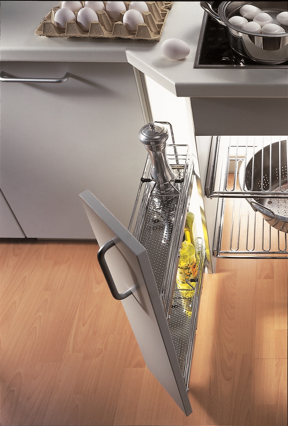 картинка Комплект скос 45° левый, Бутылочница №15 150 мм, H 542, Арена КЛАССИК, цвет ХРОМ (2312110005) от магазина Kessebohmer.shop