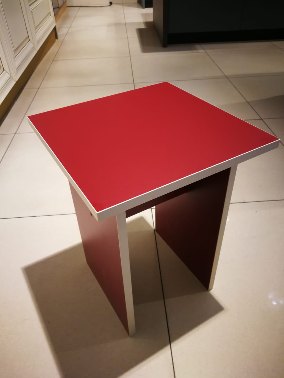 картинка Табуретка универсальная, материал - ЛДСП Egger (Австрия), размер 335х335х445 мм от магазина Kessebohmer.shop